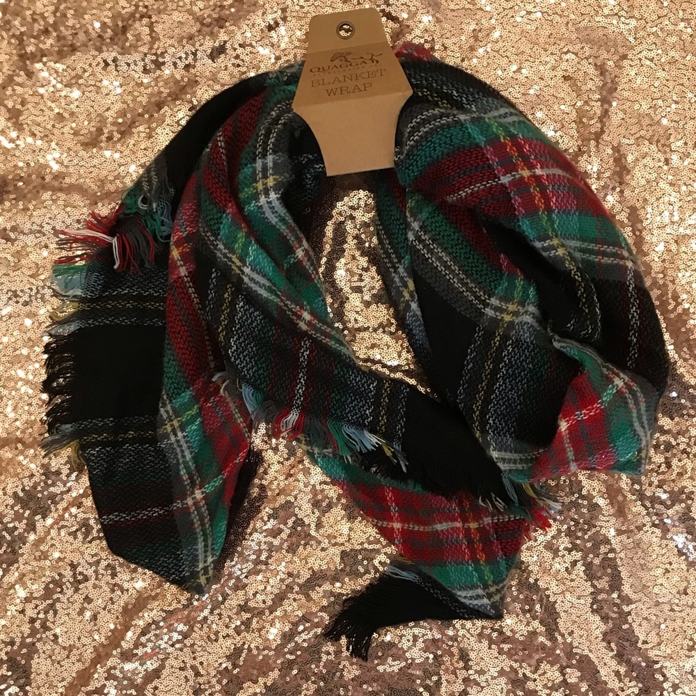 NWT super soft Winter Plaid Scarf